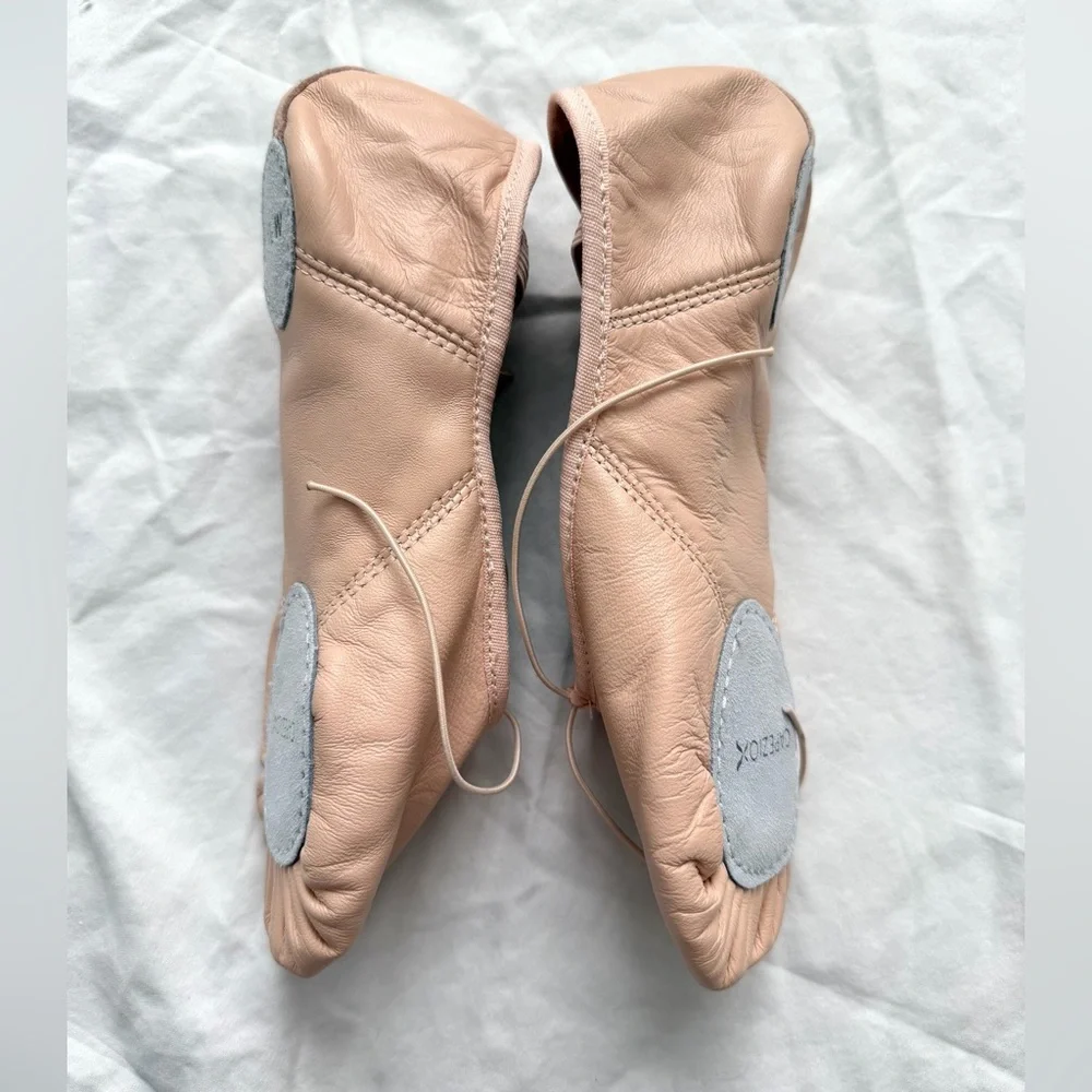 Capezio Leather Split-Sole Juliet Ballet Flat Shoe | Dance Size 6.5 Wide | NWOT